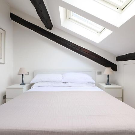 Elegant P.Venezia Attic Apartment Milan Luaran gambar
