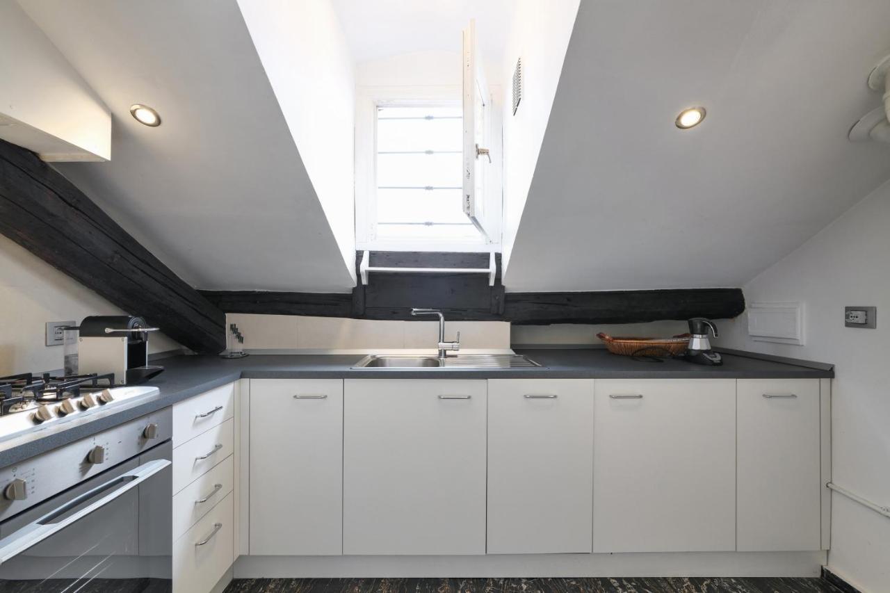 Elegant P.Venezia Attic Apartment Milan Luaran gambar