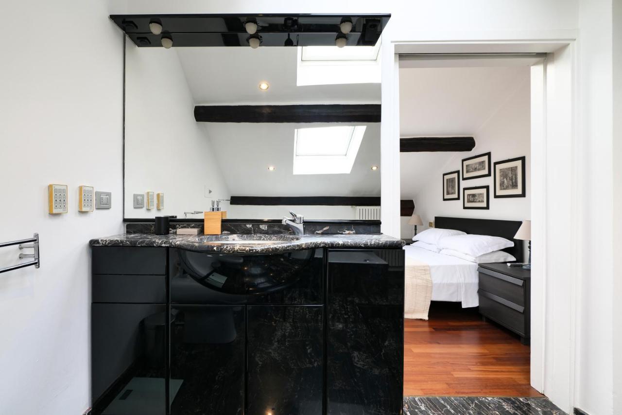 Elegant P.Venezia Attic Apartment Milan Luaran gambar