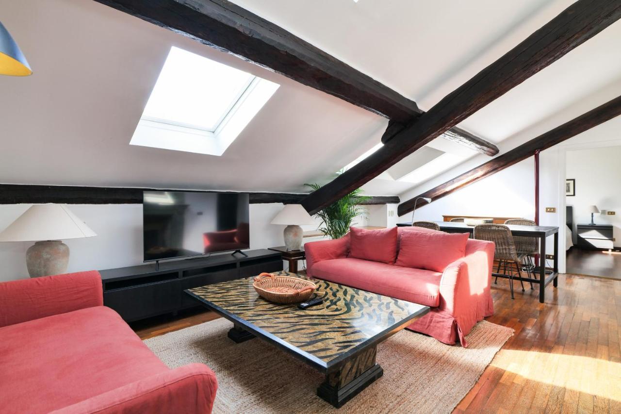 Elegant P.Venezia Attic Apartment Milan Luaran gambar
