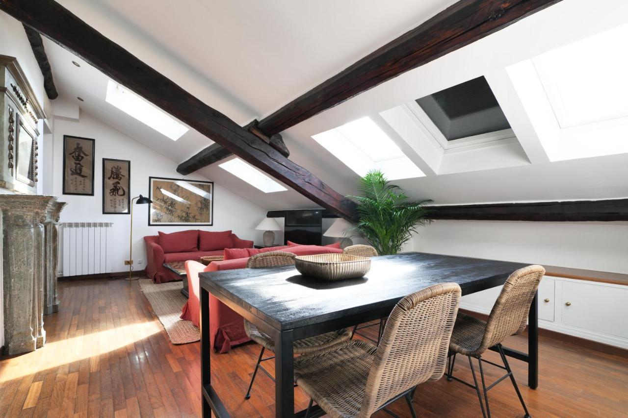 Elegant P.Venezia Attic Apartment Milan Luaran gambar