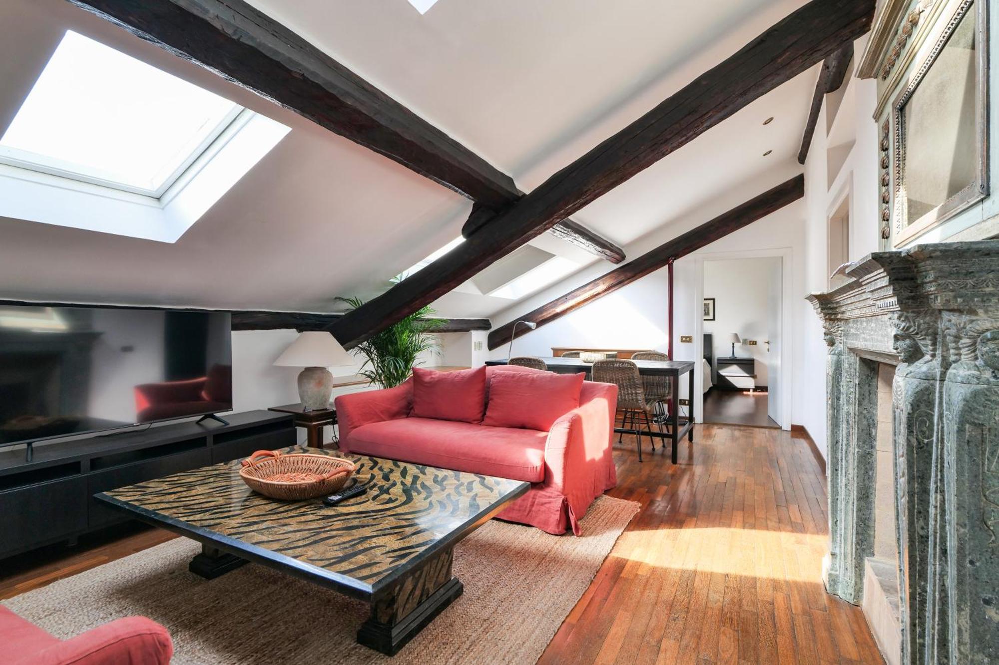 Elegant P.Venezia Attic Apartment Milan Luaran gambar